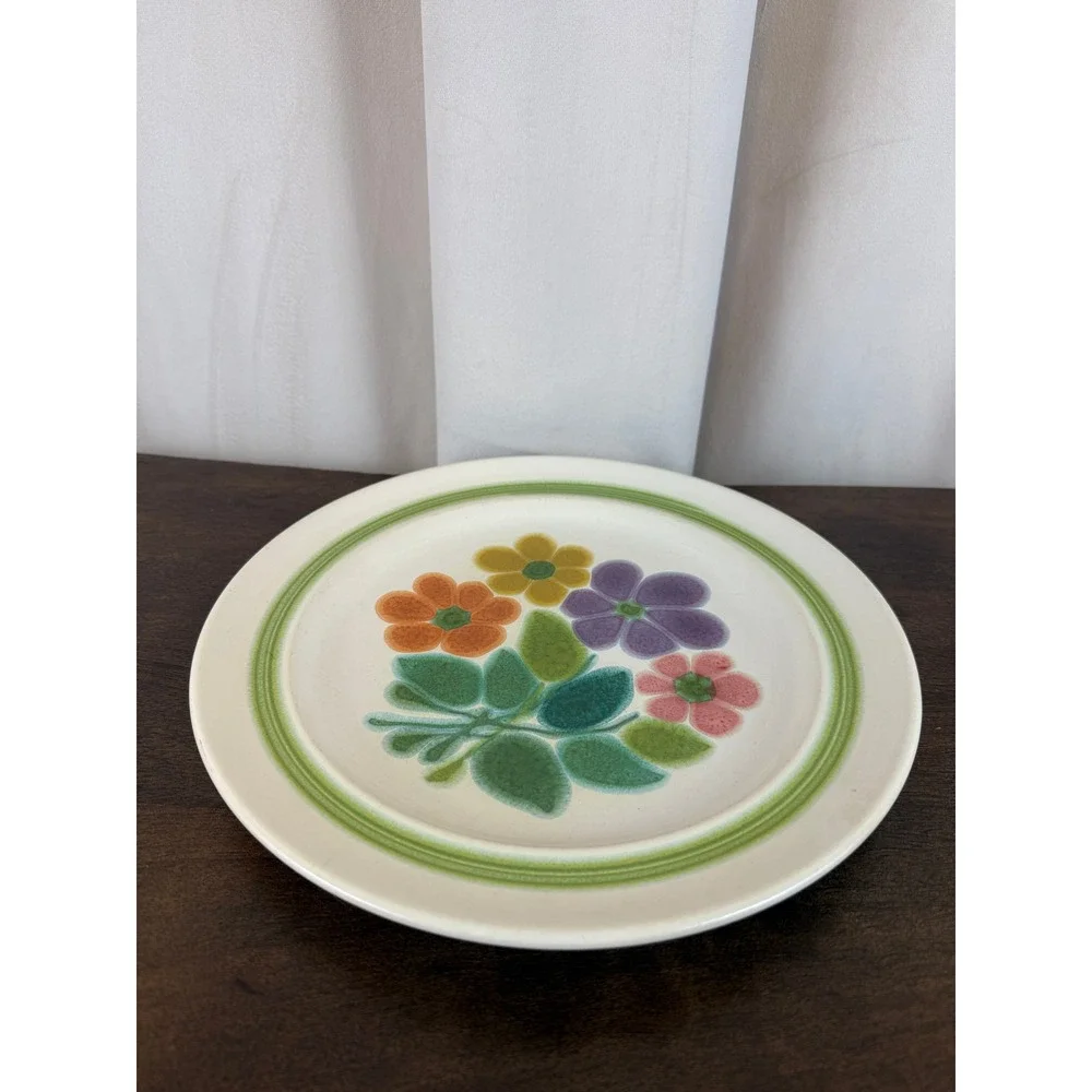 VTG‎ 1970's Franciscan Earthenware Purple Green Floral 10.5